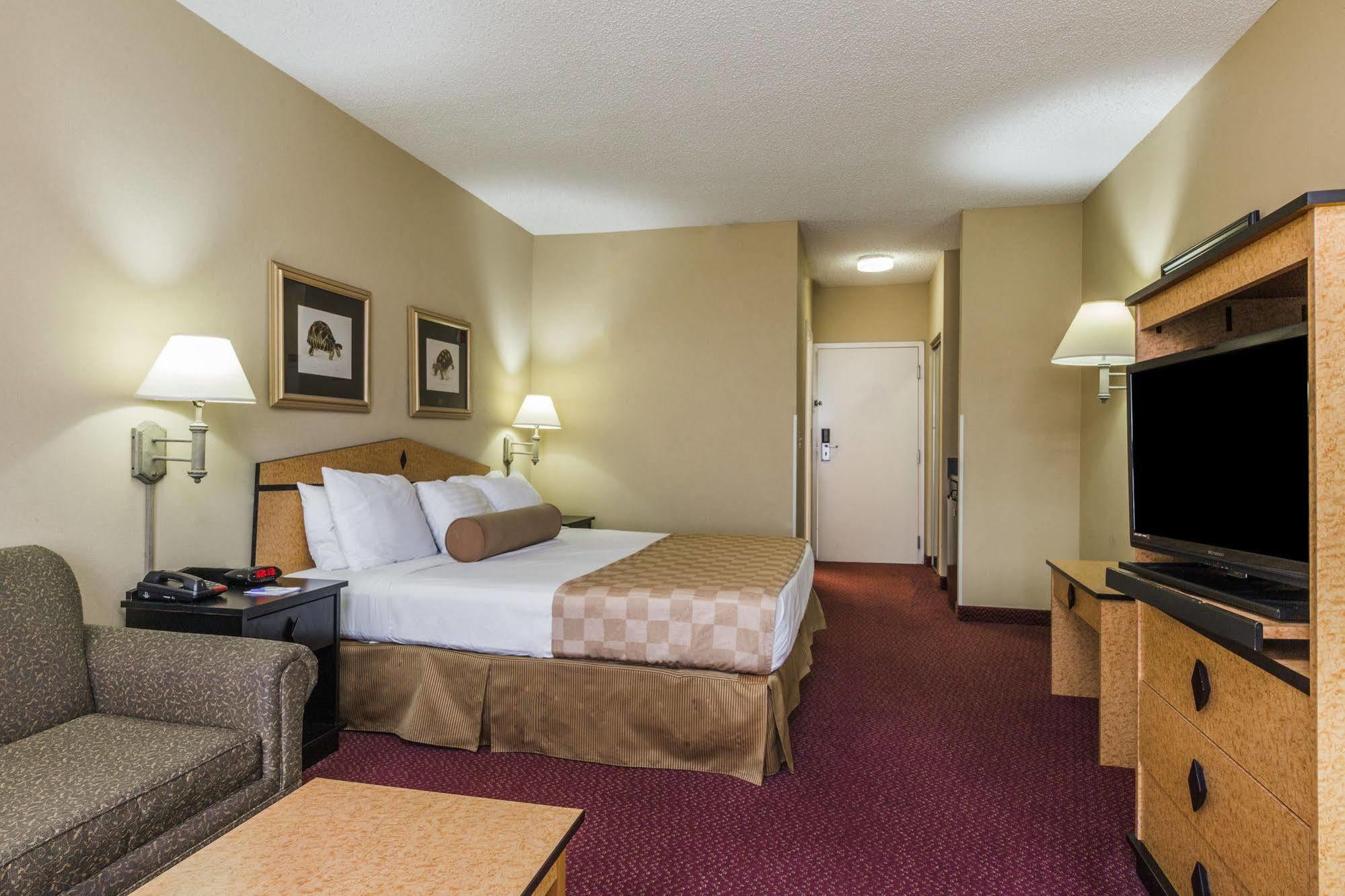 La Quinta New Orleans Hotel Bagian luar foto