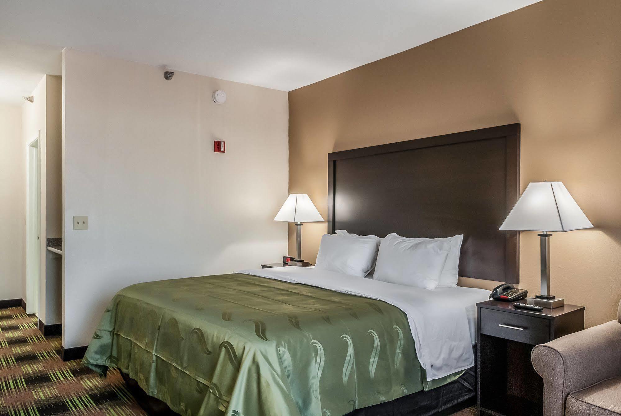 La Quinta New Orleans Hotel Bagian luar foto
