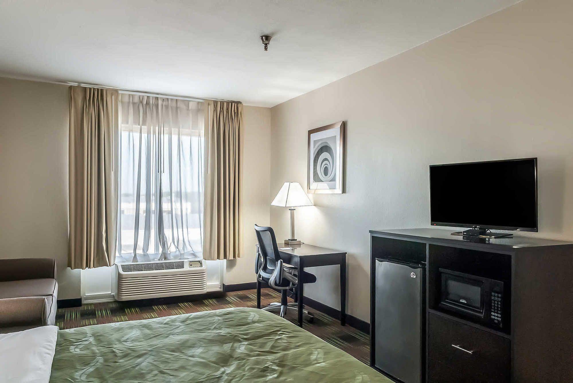 La Quinta New Orleans Hotel Bagian luar foto